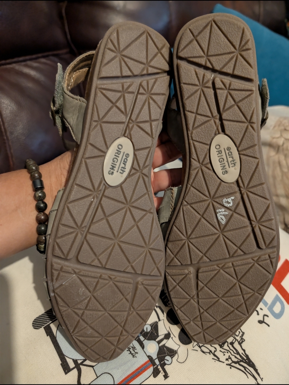 Earth Women's Blush Taupe Strappy Closed-Toe Ankle Strap Flats - Picture 5 of 7
